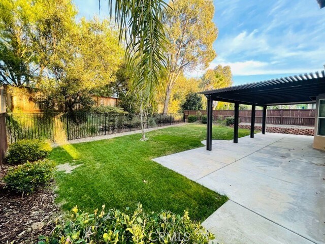 Building Photo - 42020 Dahlia Way