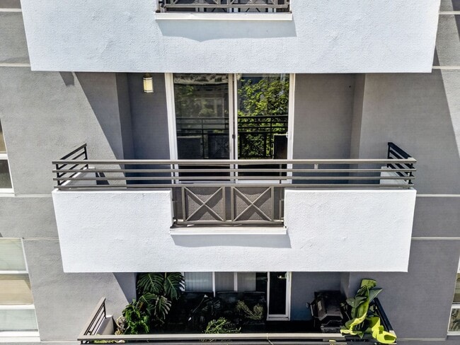 Building Photo - Luxury Downtown San Diego Condo | 2BR/2BA at Park Blvd West – $3,300/mo