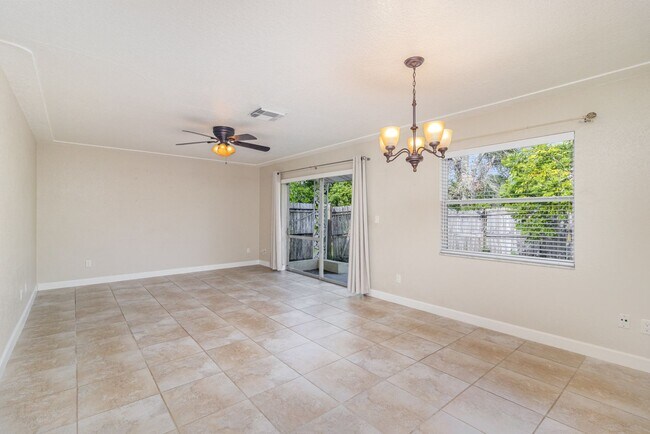 Building Photo - Completely Remodeled 3 Bed 2 Bath 1 Car Ga...