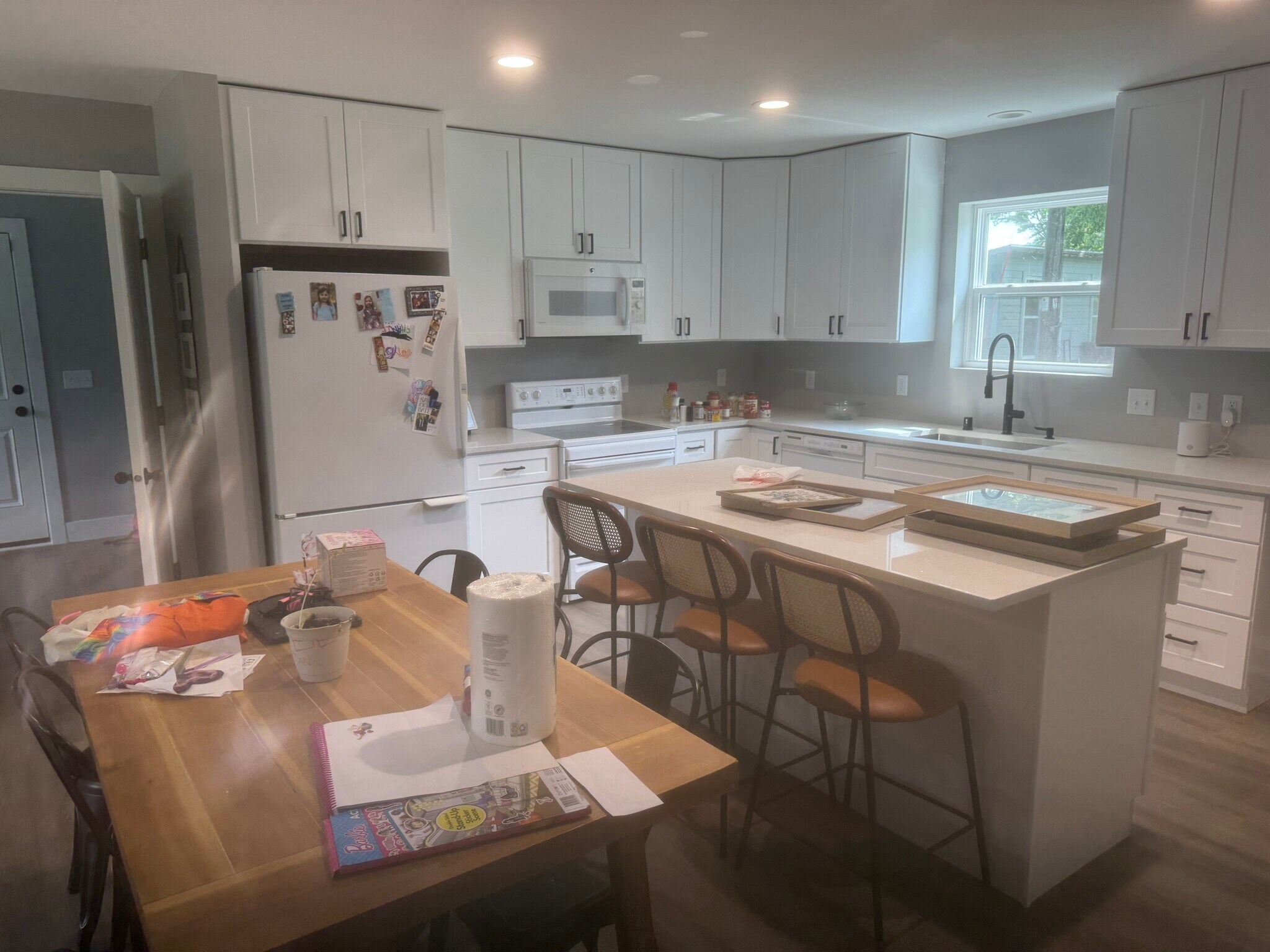 Kitchen / dining - 102 S Prairie Ave