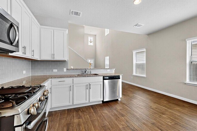 Building Photo - 216 Yoakum St
