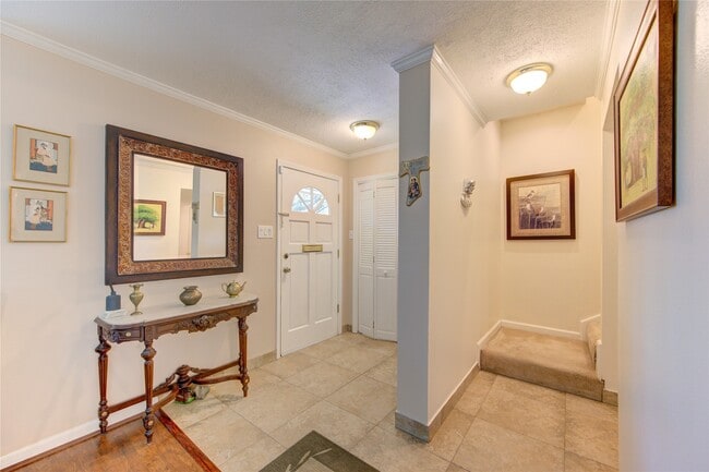 Building Photo - 824 Wax Myrtle Ln