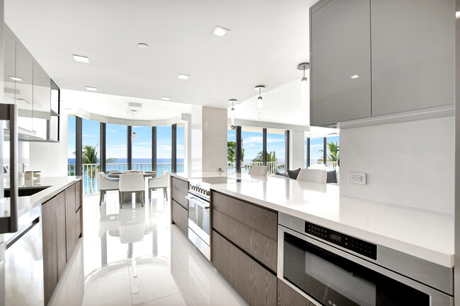 Building Photo - 2917 S Ocean Blvd