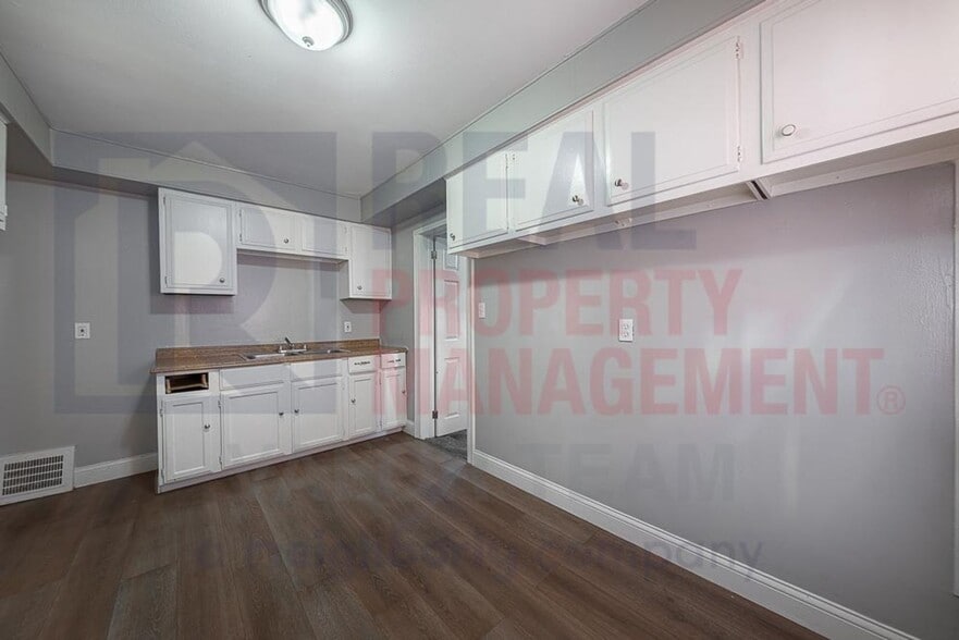 Building Photo - Cozy 3 Bed 1 Bath Single Family Home