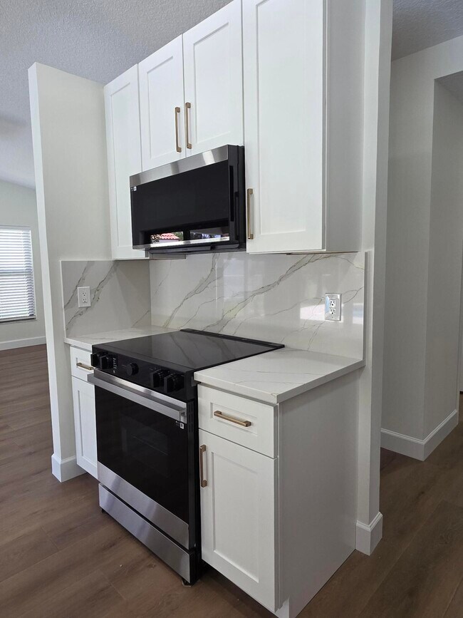 Building Photo - 11354 Island Lakes Ln