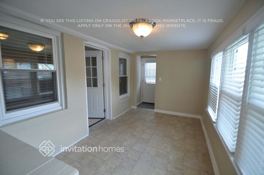 Building Photo - 6200 S Meade Ave