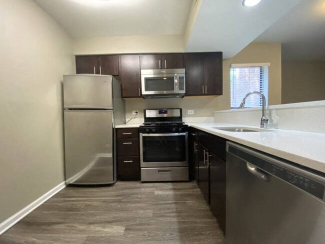 Quartz countertops - 818 W. Willow