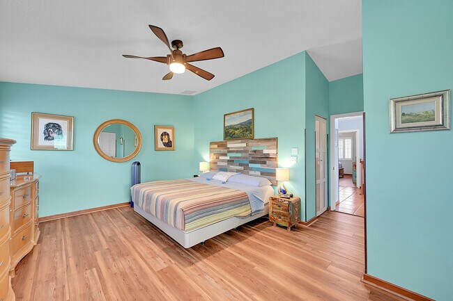 Building Photo - 2922 Port Royale Ln S