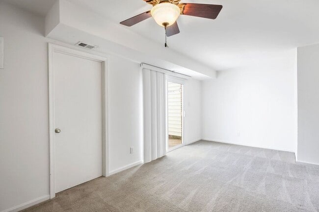 Building Photo - 307 Ellery Ct