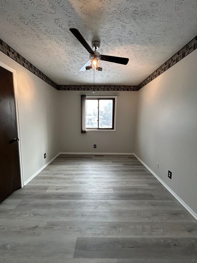 Building Photo - Spacious 3-Bedroom, 1-Bath Home with Garage & Basement in La Vista