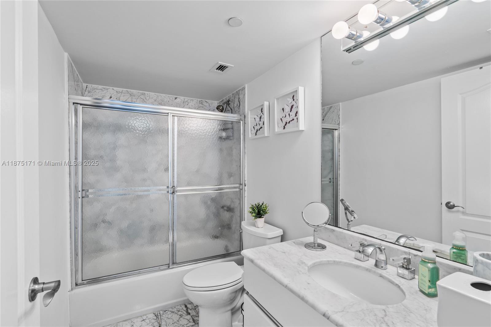 Building Photo - 5757 Collins Ave