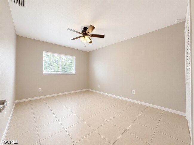 Building Photo - 1107 SE 46th Ln