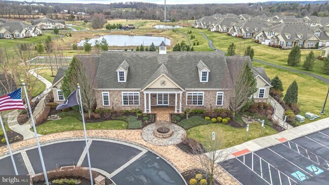 Building Photo - 1190 Webb Dr