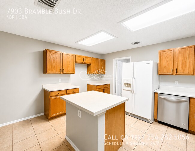 Building Photo - 7903 Bramble Bush Dr