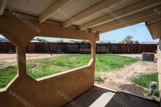 Building Photo - 3BD/ 2BTH SINGLE FAMILY HOME CALIFORNIA CITY