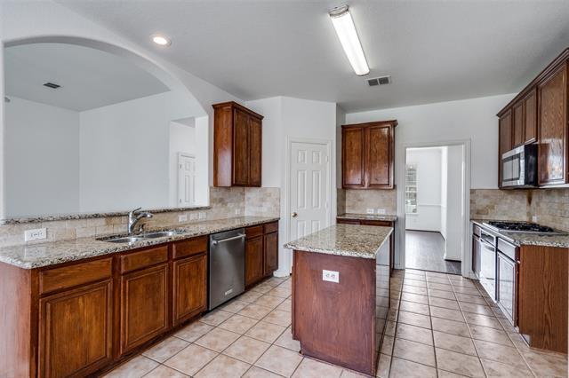 Building Photo - 1617 Clarke Springs Dr