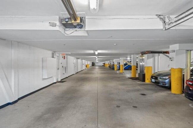 Building Photo - JPntu