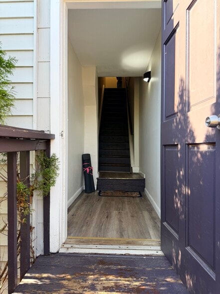 Building Photo - 123 Walnut Ave