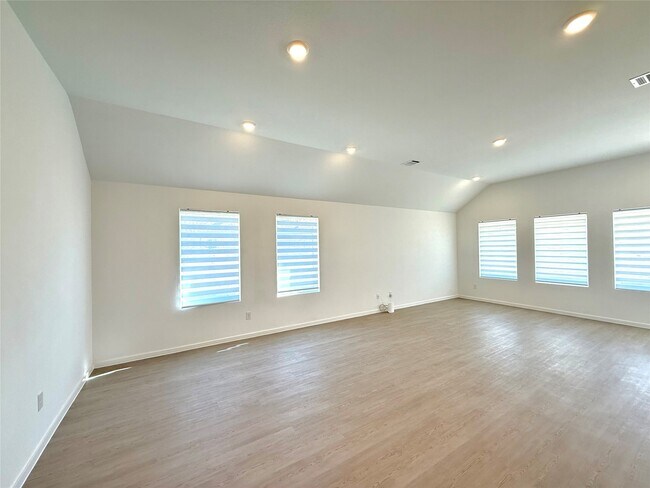 Building Photo - 3052 Harrier Dr