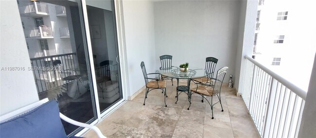 Building Photo - 170 SE 14th St