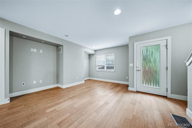 Building Photo - 435 S Forest St