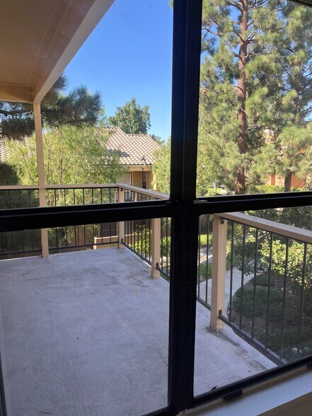 Building Photo - 10655 Lemon Ave