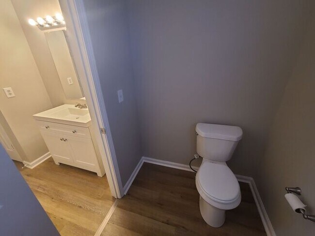 Building Photo - Gorgeous 3BR 2.5BA Home w/ Renovated Kitchen • Fenced Backyard• Garage Parking in Jonesboro