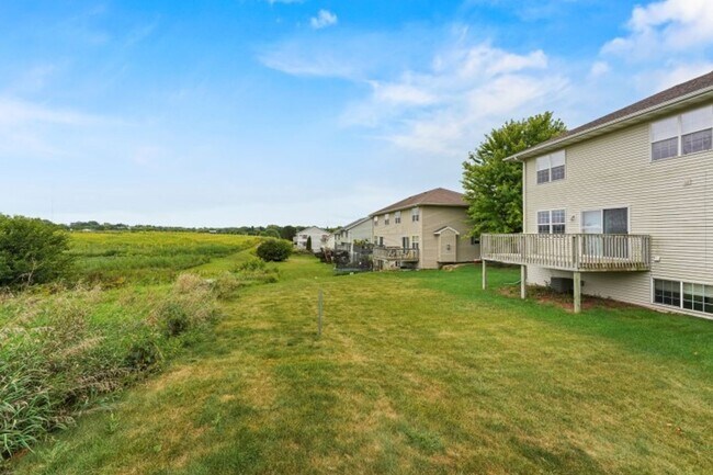 Building Photo - 612-614 Meadow View Rd