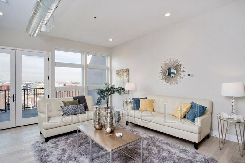 Building Photo - 3198 Blake St