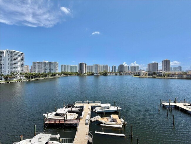 Building Photo - 18081 Biscayne Blvd