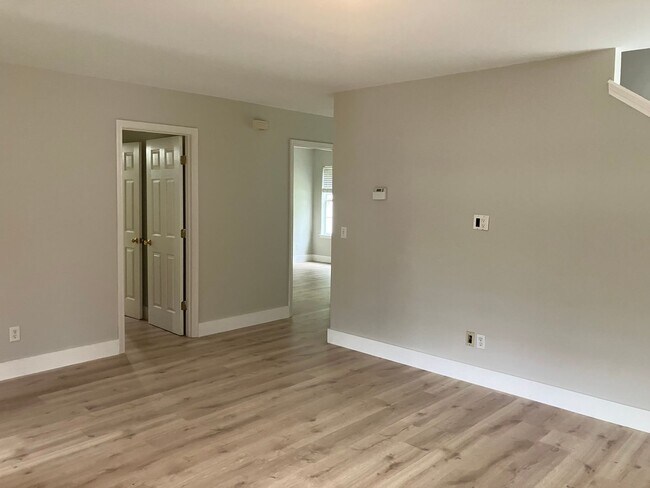 Building Photo - 426 Live Oak Walk