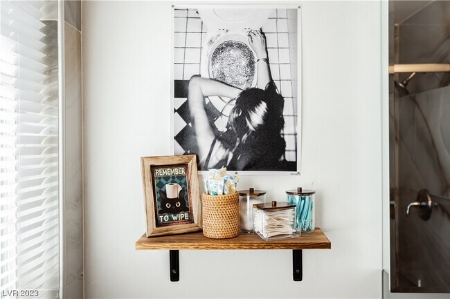 Building Photo - 2205 Santa Paula Dr