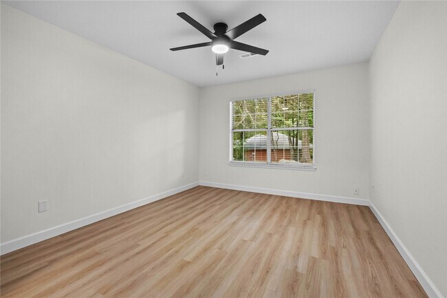 Building Photo - 2064 N Kantz Ln