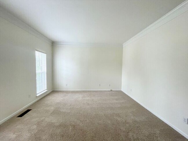 Building Photo - Northeast / Elgin- Offering Self Guided Tour with RENTLY!