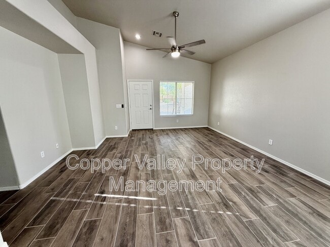 Building Photo - 4029 W Hackamore Dr