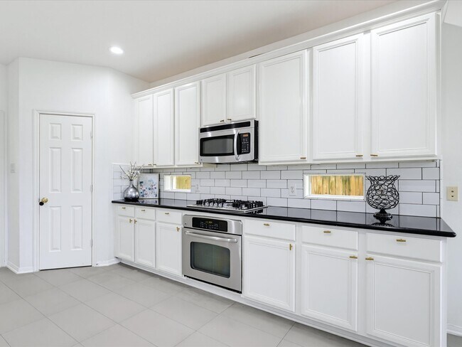 Building Photo - 1114 Jasons Bend Dr