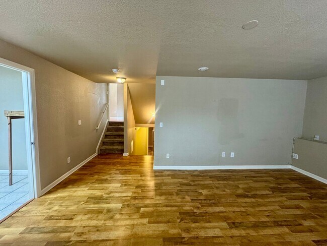 Building Photo - 5 Bedroom Home in Stetson Hills