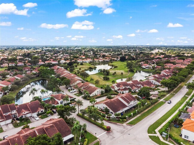 Building Photo - 7464 Pinewalk Dr S