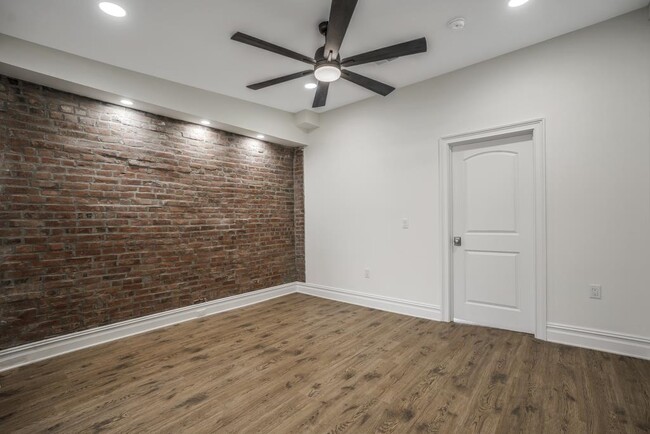 Building Photo - 155 Grand St