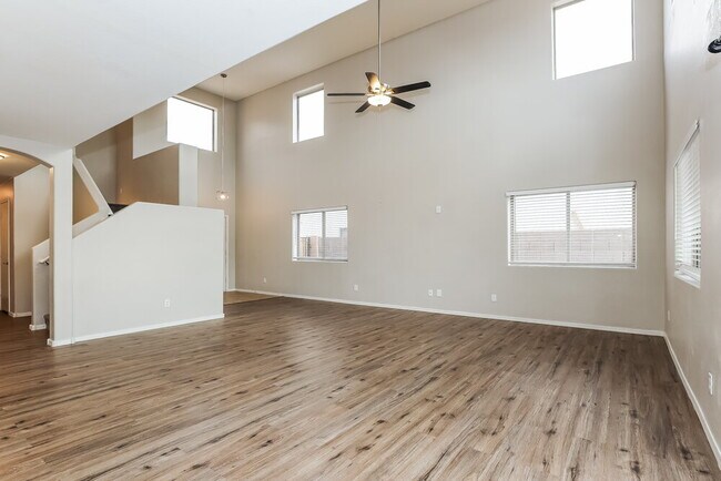 Building Photo - 41386 N Cambria Dr