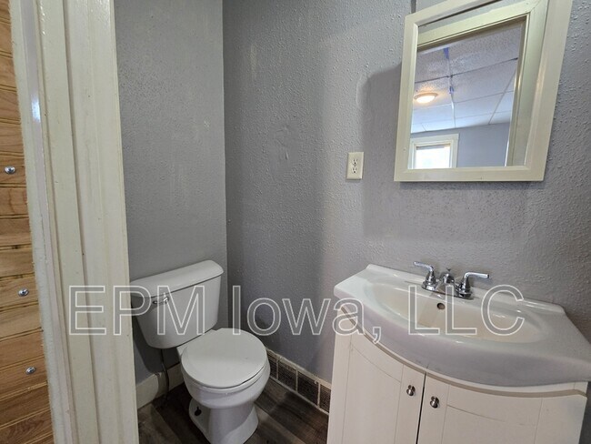 Building Photo - 119 Irving St