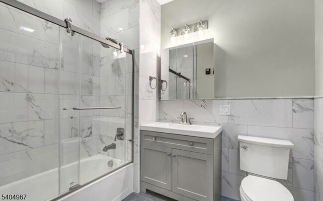 Building Photo - 318 Dixon Ave