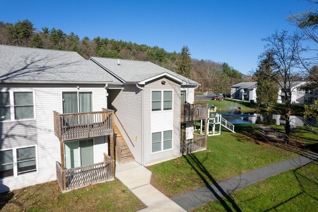 Building Photo - Emerald Pond Estates | 2 bedroom, 1 Bathro...