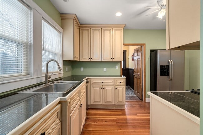 Building Photo - 25-27-27 Lafayette St