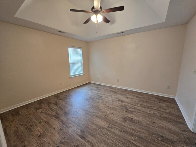 Building Photo - 456 Buena Vista Wy