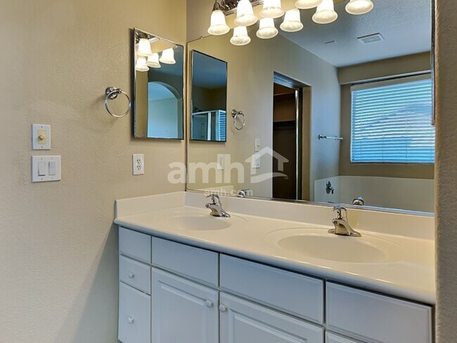 Building Photo - 2871 S 160th Ln