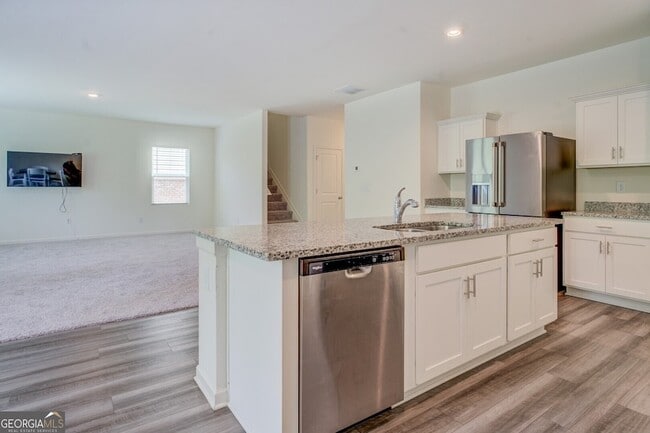 Building Photo - 7061 Rochford Dr