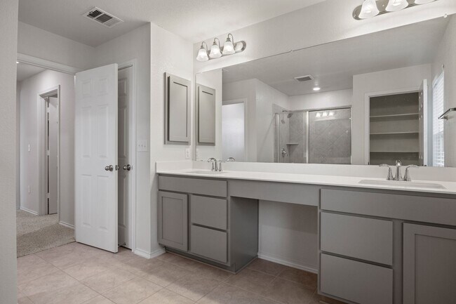Building Photo - Beautiful 3BR Home with Open Floor Plan, Covered Patio & Private Fenced Yard in South Austin