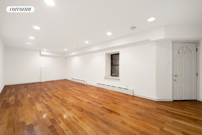 Building Photo - 316 W 51st St