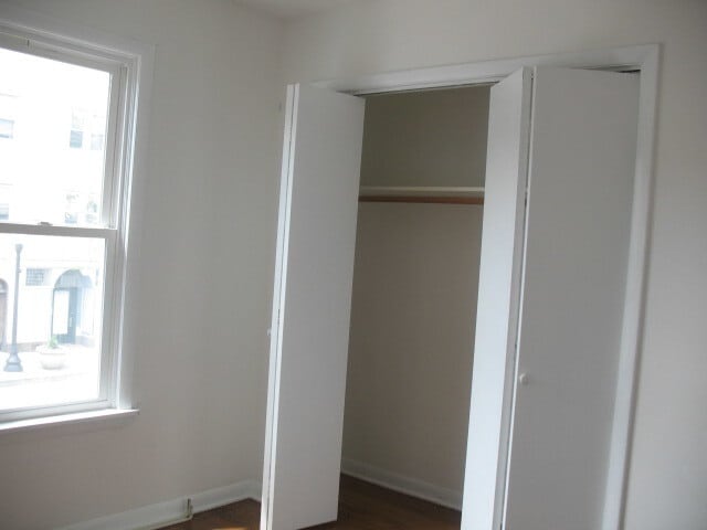 Building Photo - 6046 W Irving Park Rd